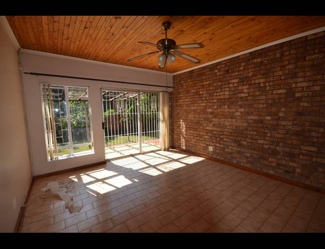 3 BEDROOM HOUSE SOLD IN SINOVILLE